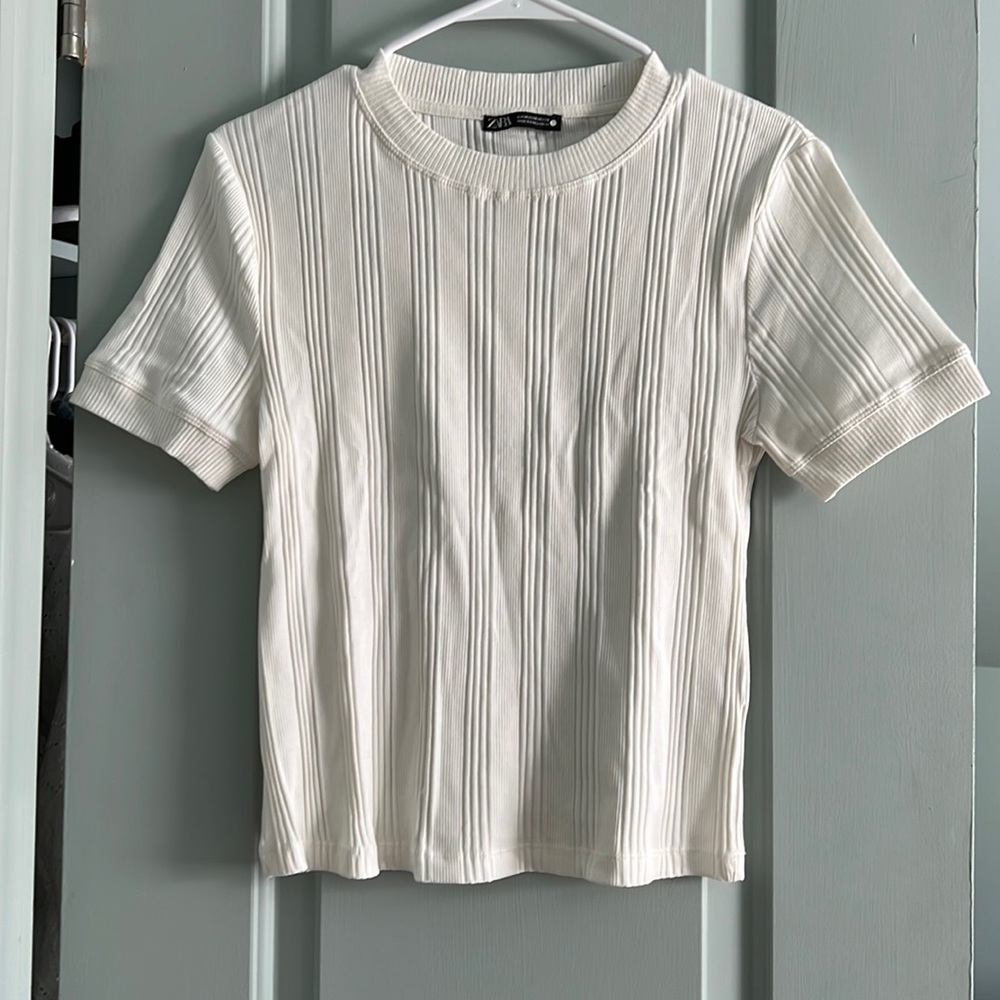 BRAND NEW Zara short sleeve shirt